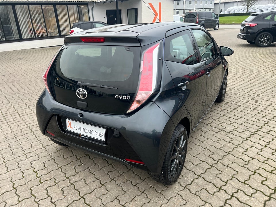 Toyota Aygo 1,0 VVT-i x-play x-touch 5d