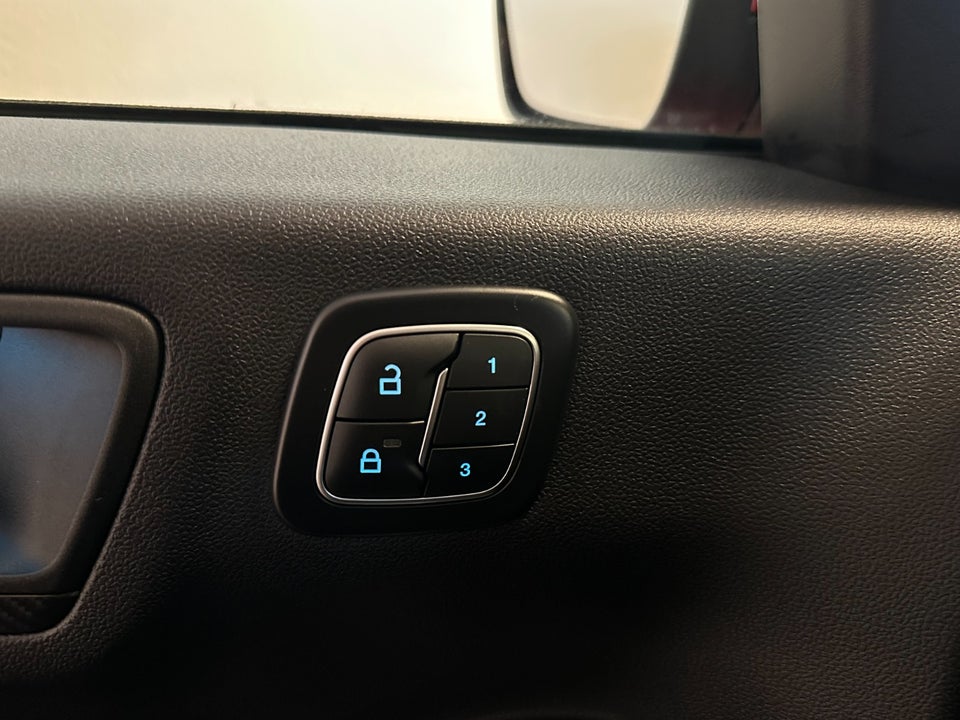 Ford Kuga 2,5 HEV ST-Line X CVT 5d