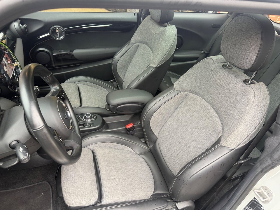 MINI Cooper SE Maximise 3d