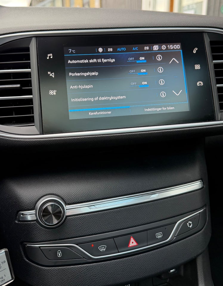 Peugeot 308 1,5 BlueHDi 130 Prestige Sky 5d