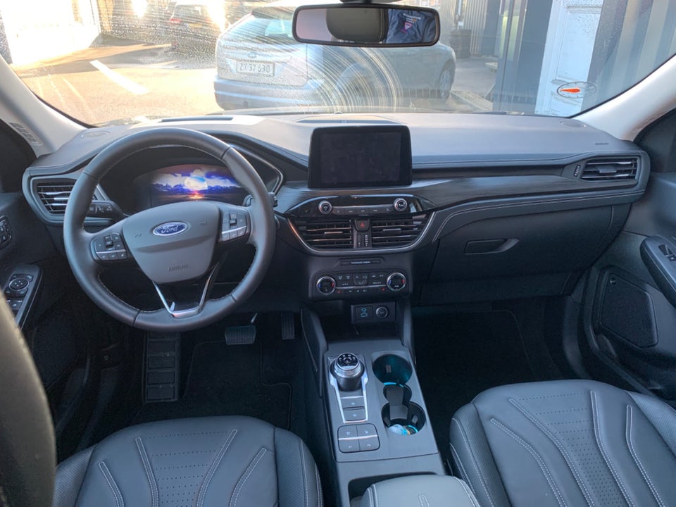 Ford Kuga 2,5 PHEV Vignale CVT 5d