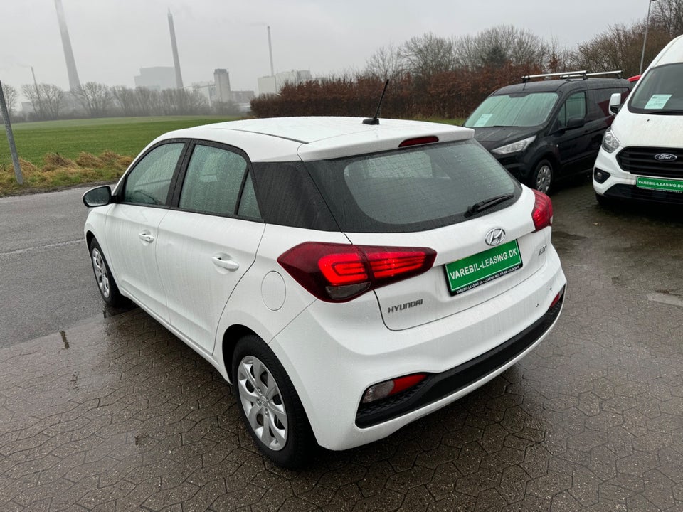 Hyundai i20 1,25 Life Van 5d