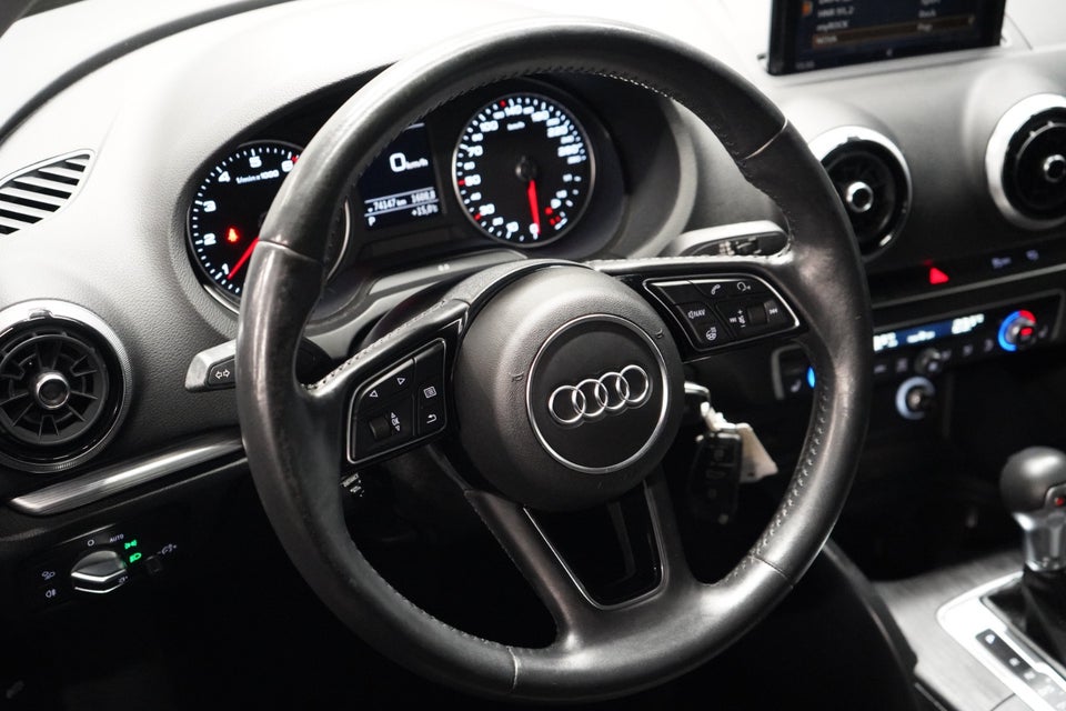 Audi A3 40 TFSi Sport Limited Sportback S-tr. 5d