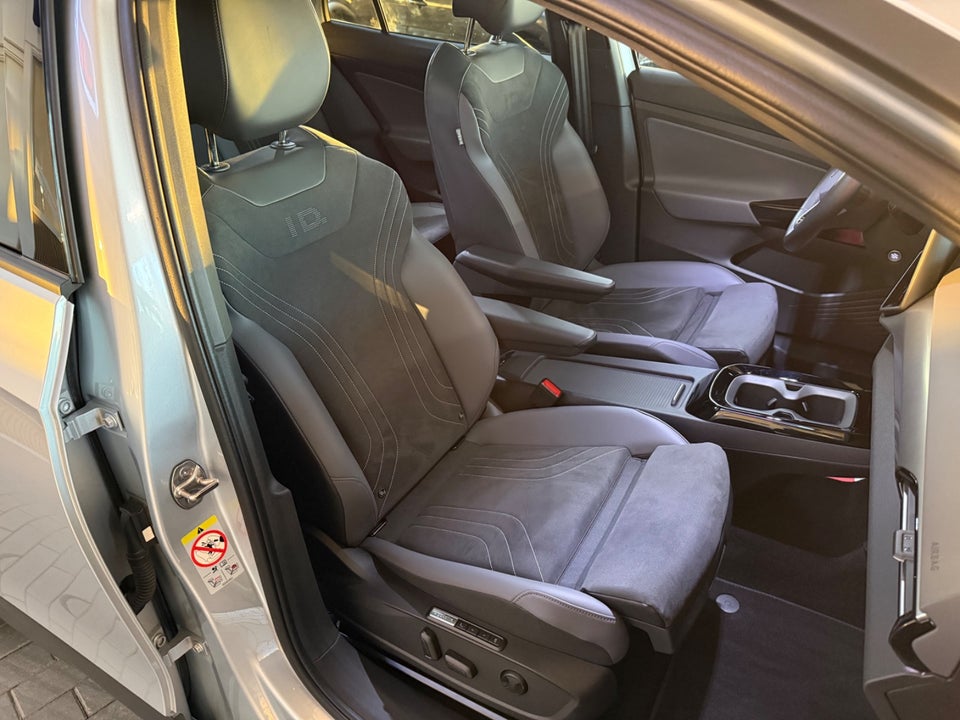 VW ID.4 77 Pro Style+ 5d