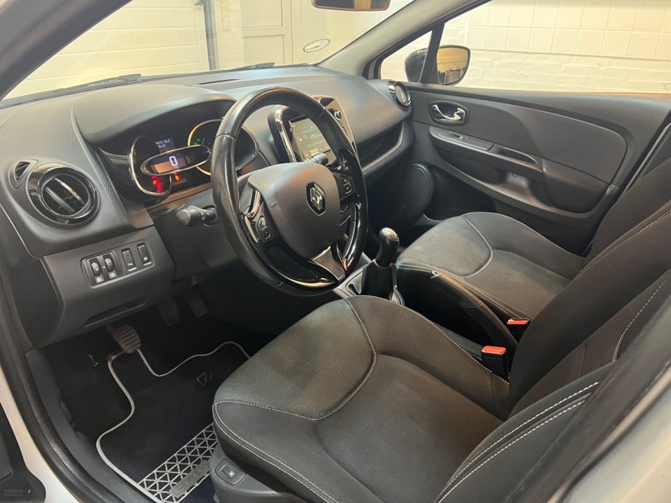 Renault Clio IV 0,9 TCe 90 Expression Sport Tourer 5d