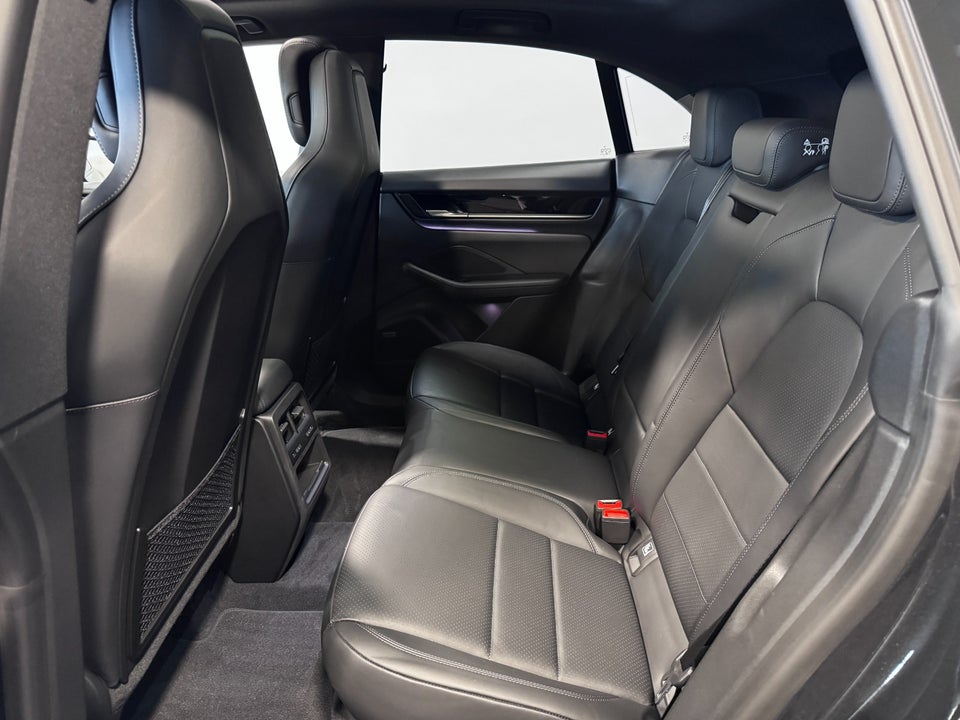 Porsche Macan 4 5d