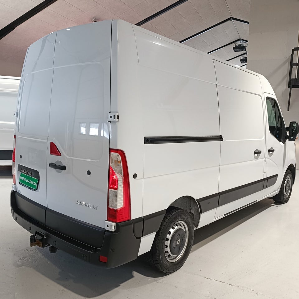 Renault Master IV T33 2,3 dCi 150 L2H2 Kassevogn