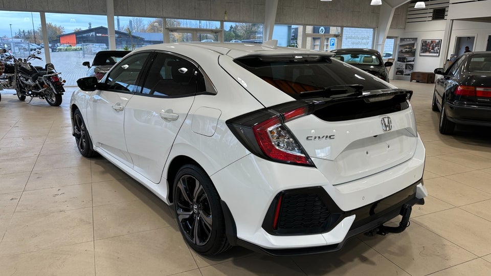 Honda Civic 1,0 VTEC Turbo Elegance CVT 5d