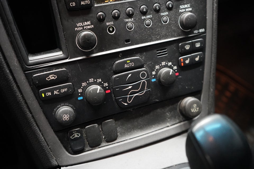 Volvo V70 2,5 T Momentum aut. 5d