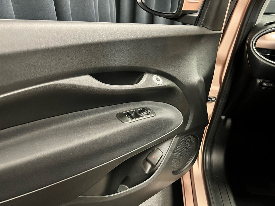 Fiat 500e 42 Icon 3+1 4d