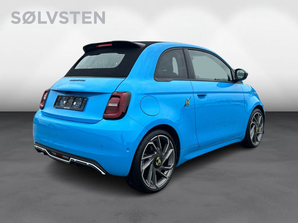 Abarth 500e Scorpionissima Cabrio 2d