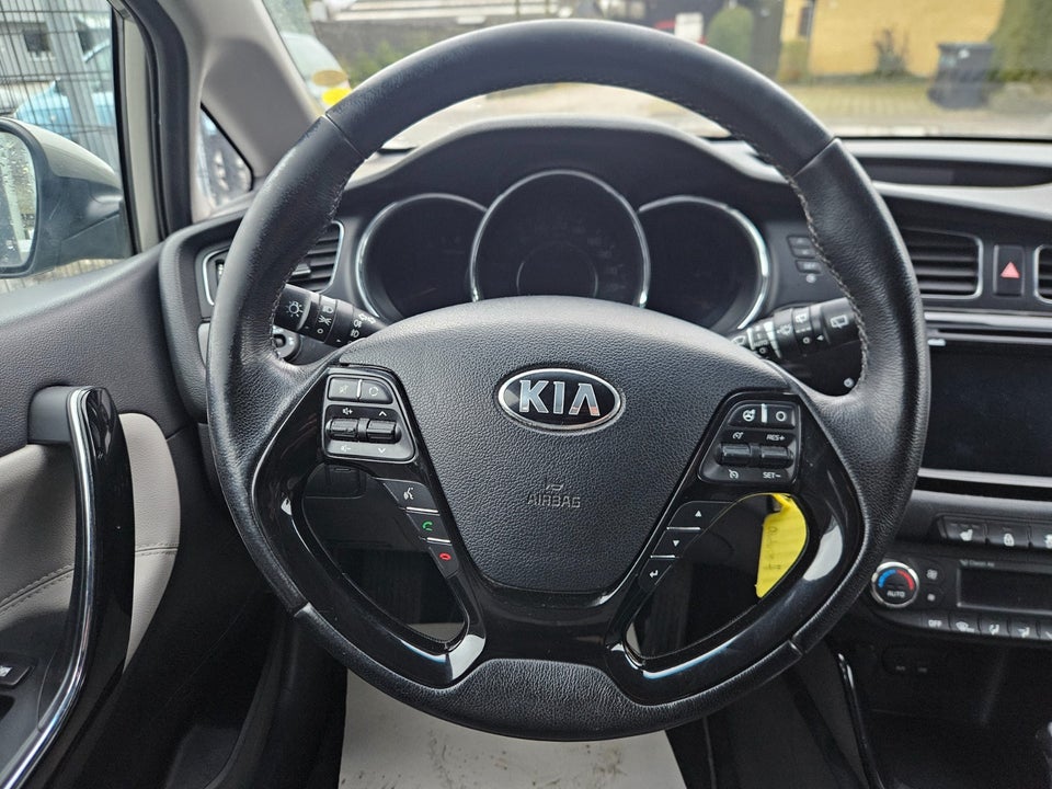 Kia Ceed 1,6 CRDi 128 Premium SW 5d