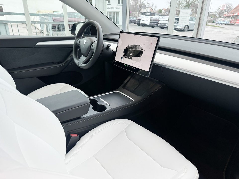 Tesla Model Y Long Range AWD 5d