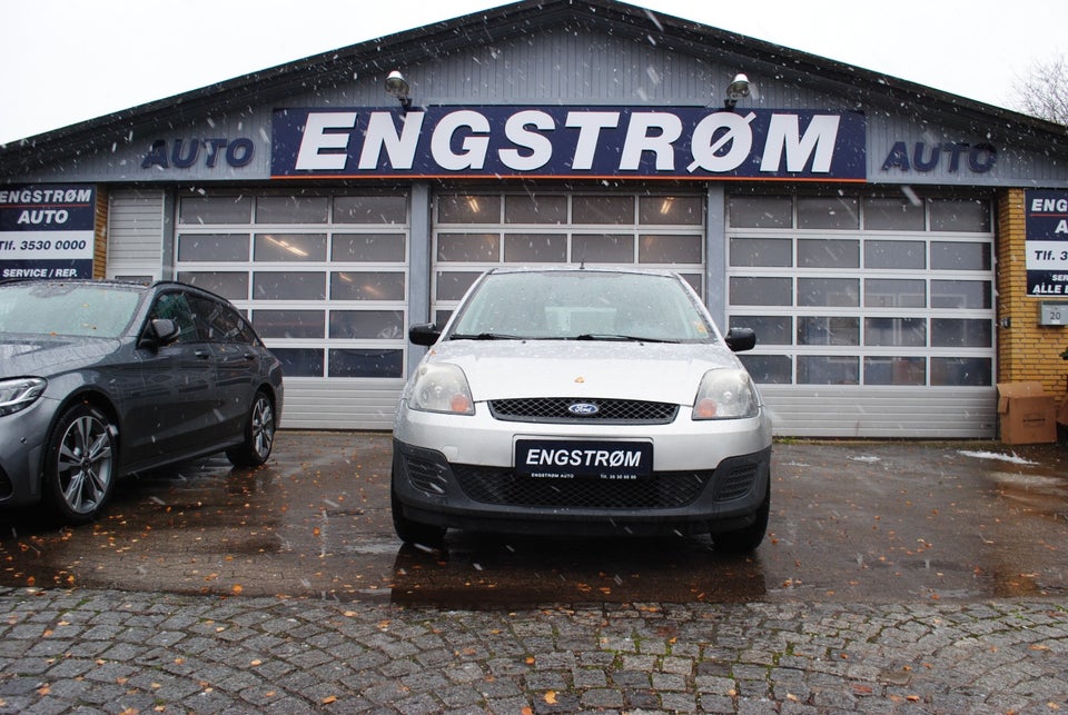 Ford Fiesta 1,3 Ambiente 5d