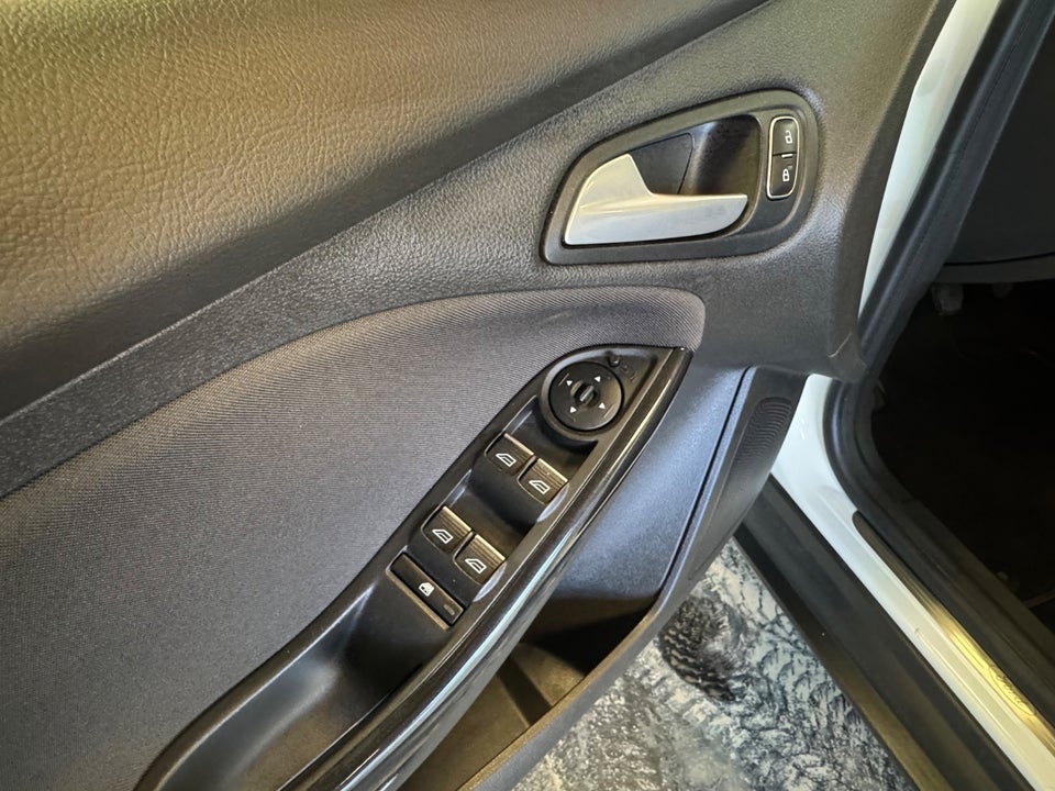 Ford Focus 1,0 SCTi 125 Titanium 5d