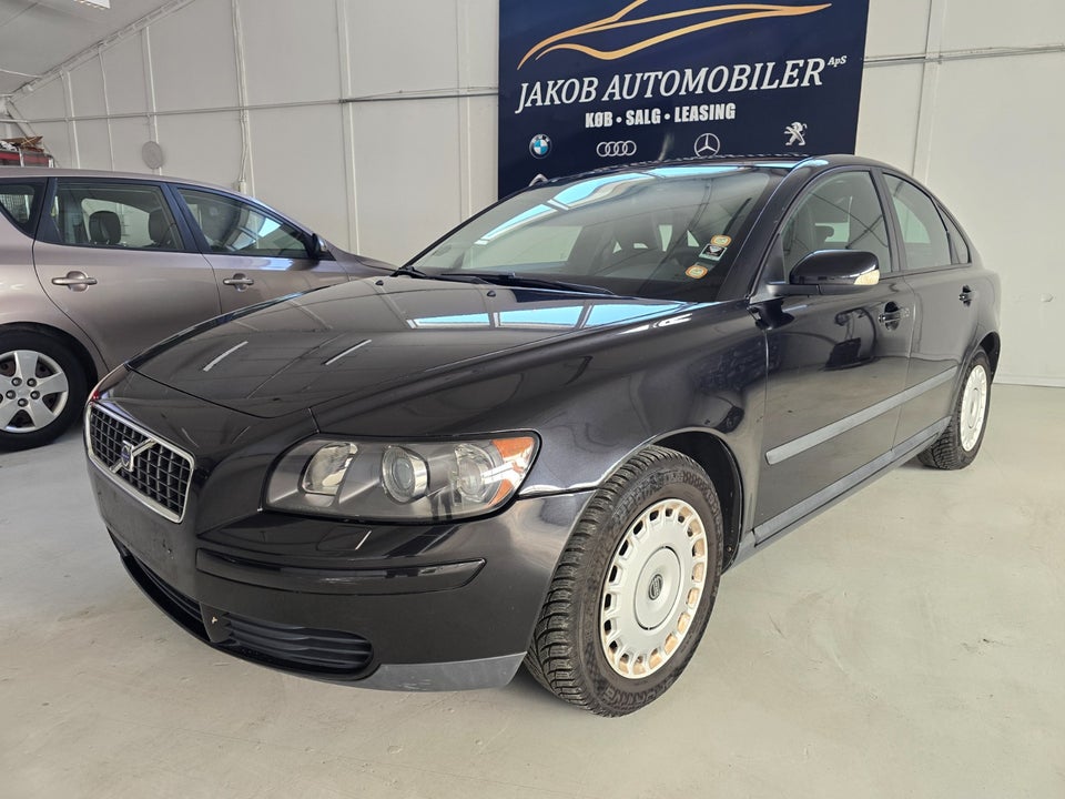 Volvo S40 1,6  4d