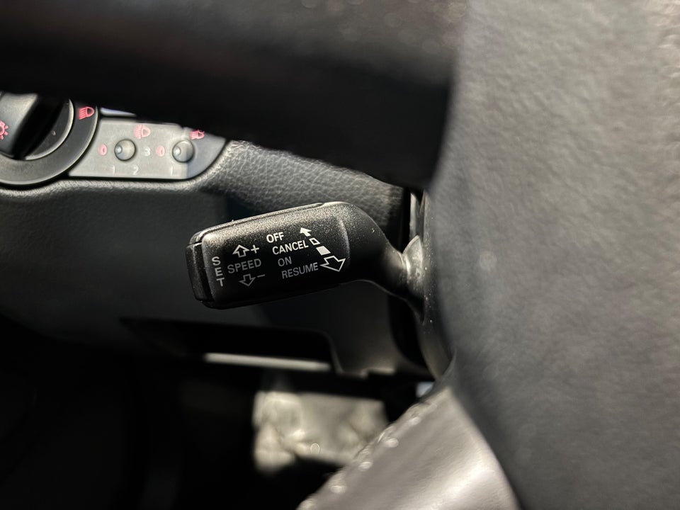 Audi A4 2,0 TDi 140 S-line 4d