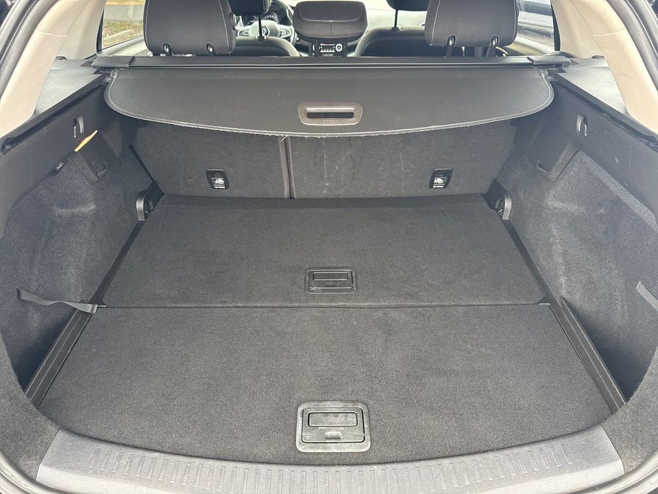 Renault Megane IV 1,3 TCe 140 Limited Sport Tourer 5d