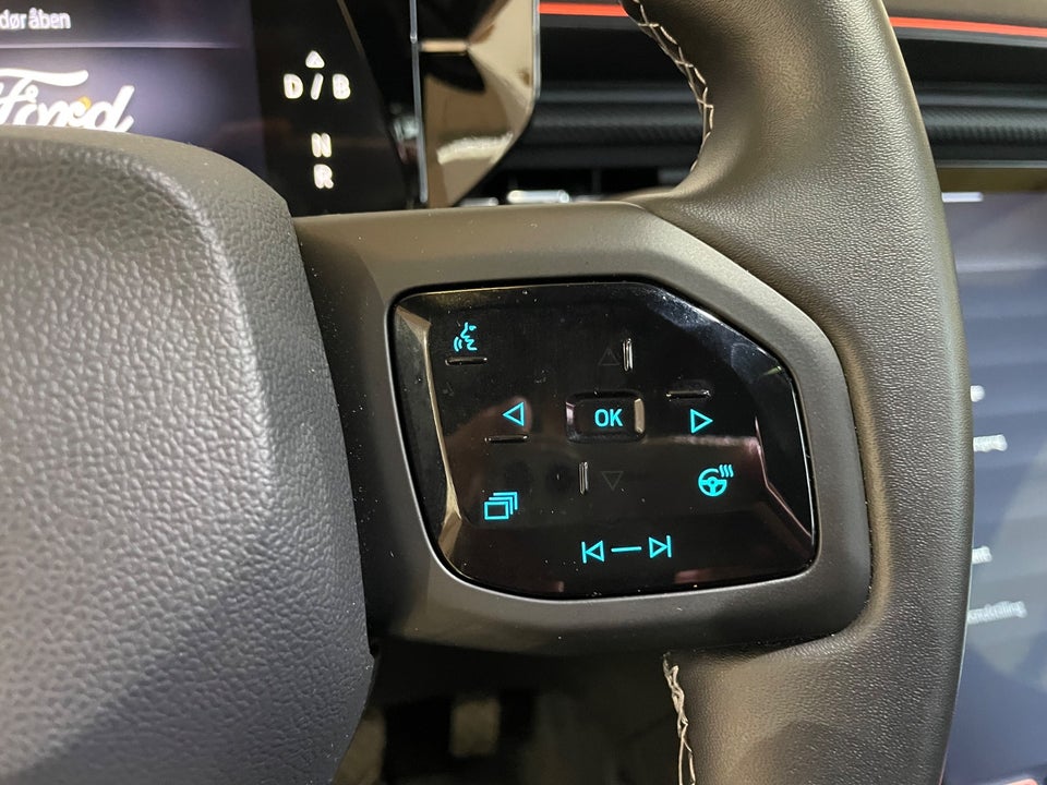 Ford Explorer 82 Premium Extended Range 5d