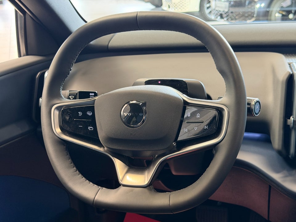 Volvo EX30 Extended Range Plus 5d