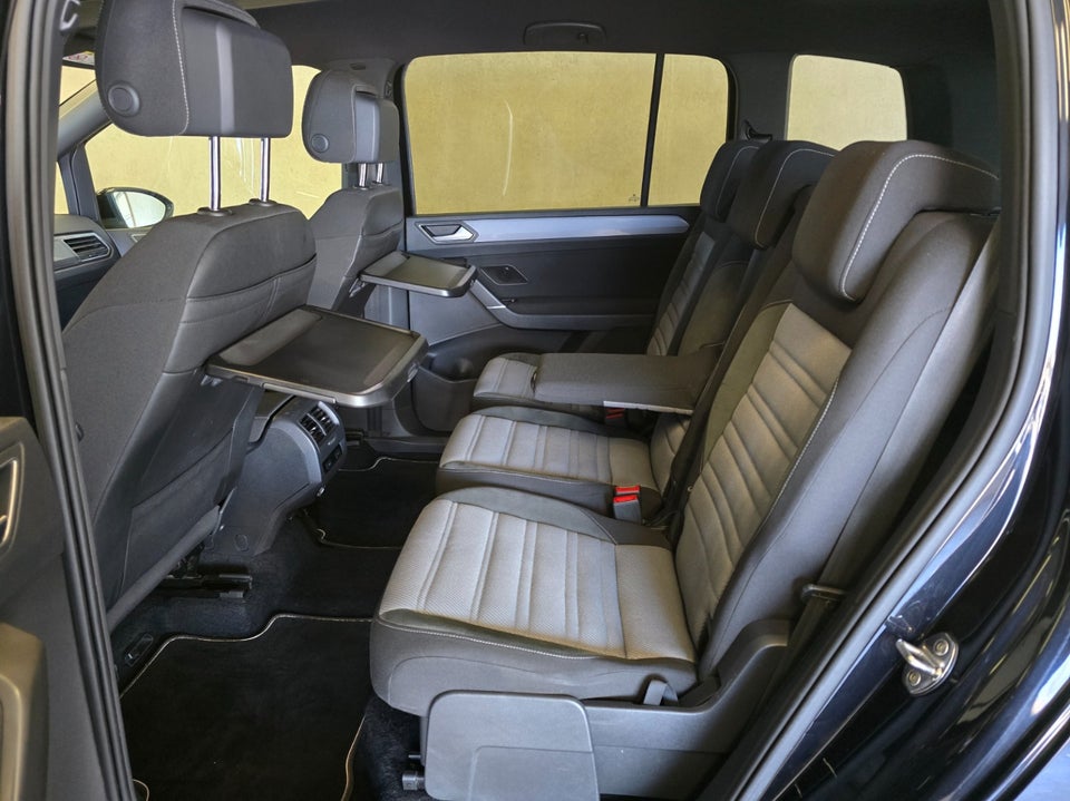 VW Touran 2,0 TDi 150 R-line DSG 5d