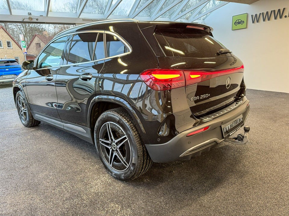 Mercedes EQA250+ AMG Line Advance Plus 5d