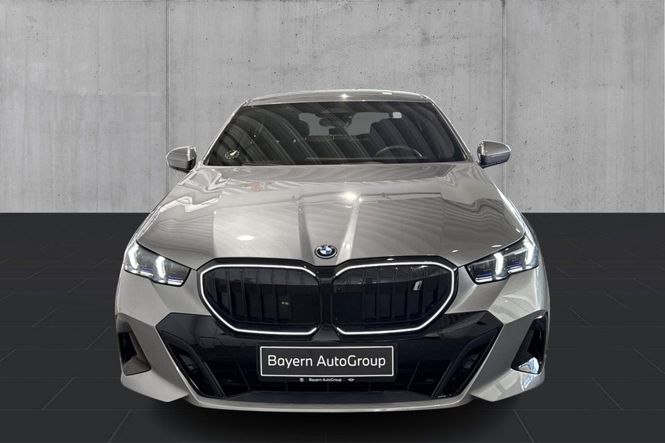 BMW i5 eDrive40 Fully Charged M-Sport 4d