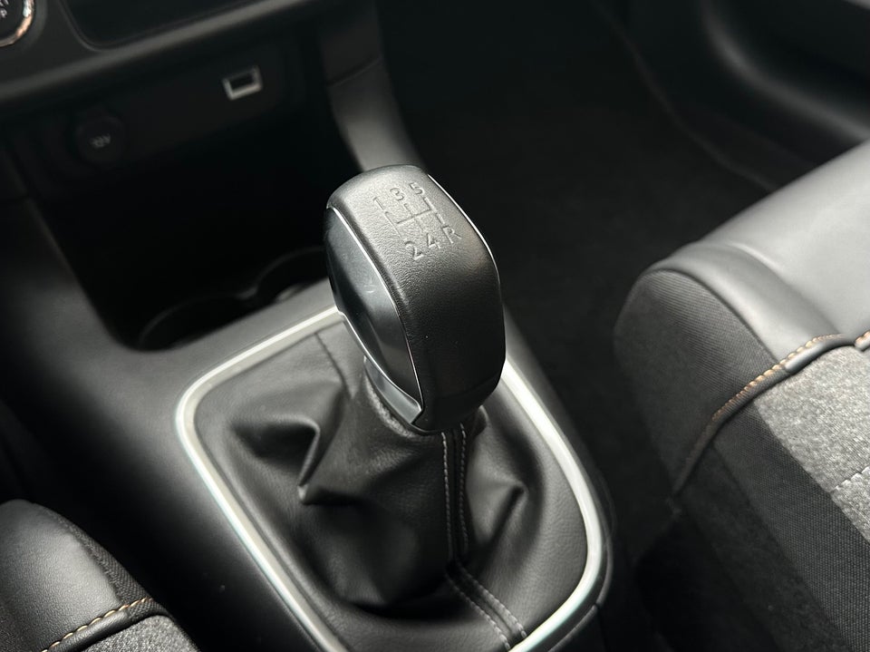 Citroën C3 1,2 PureTech 83 Shine Sport 5d