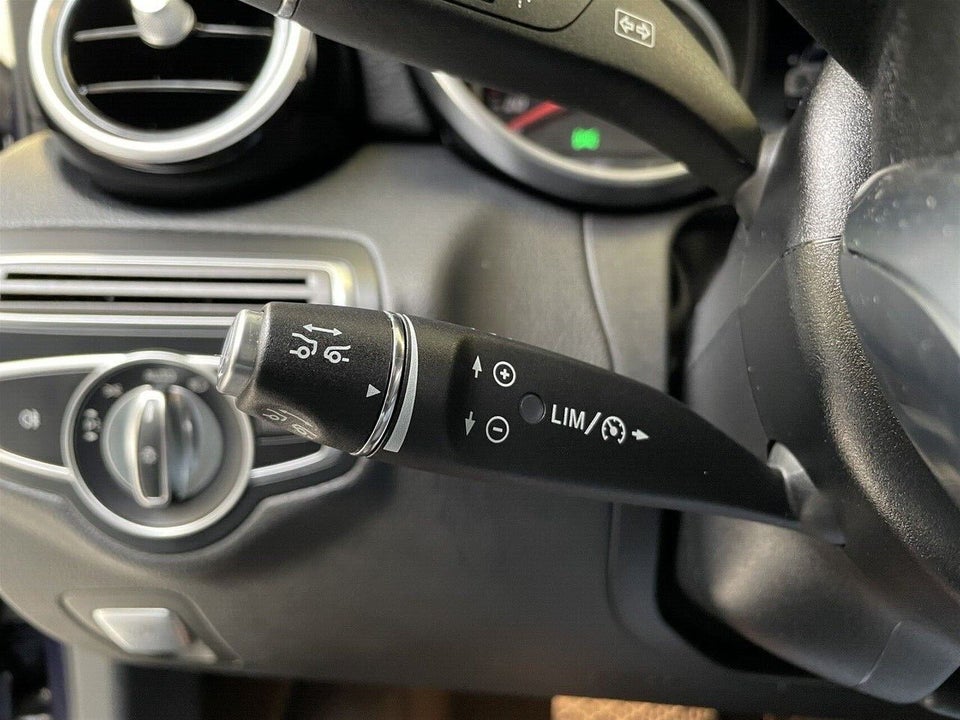 Mercedes C220 d 2,2 Progressive stc. aut. 5d