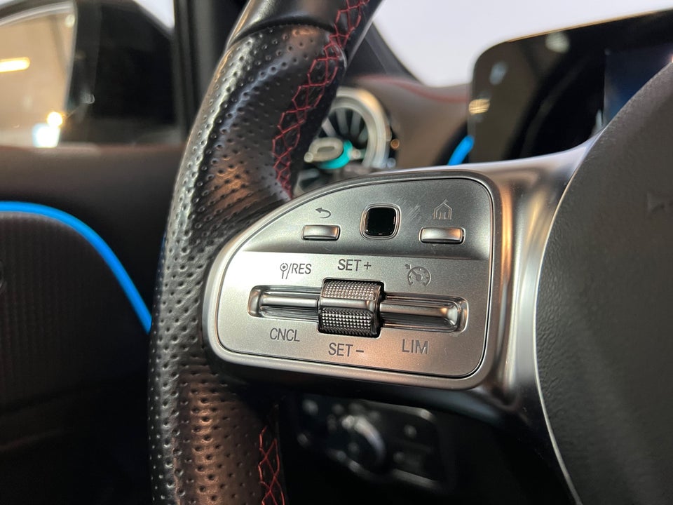 Mercedes EQB250 AMG Line 5d