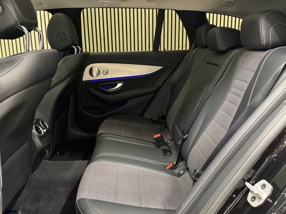 Mercedes E300 de 2,0 AMG Line stc. aut. 5d