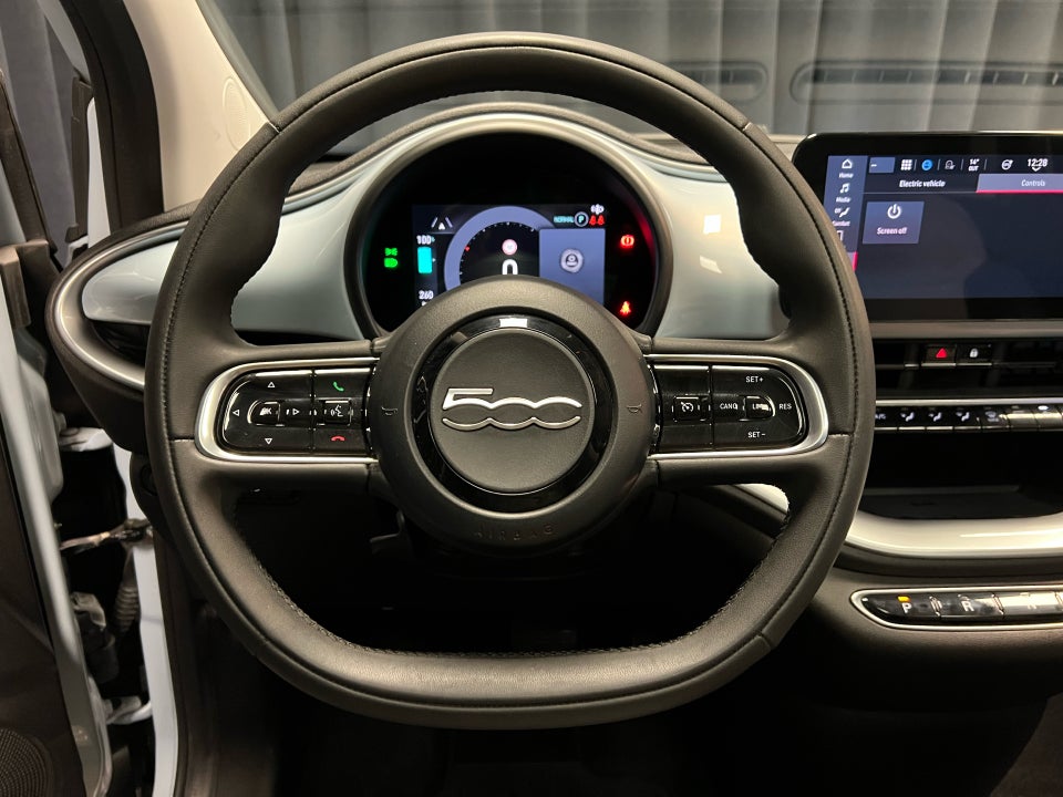 Fiat 500e 42 Icon Sky 3d