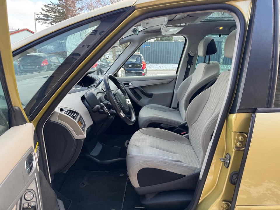 Citroën Grand C4 Picasso 2,0 HDi 138 Exclusive E6G 7prs 5d