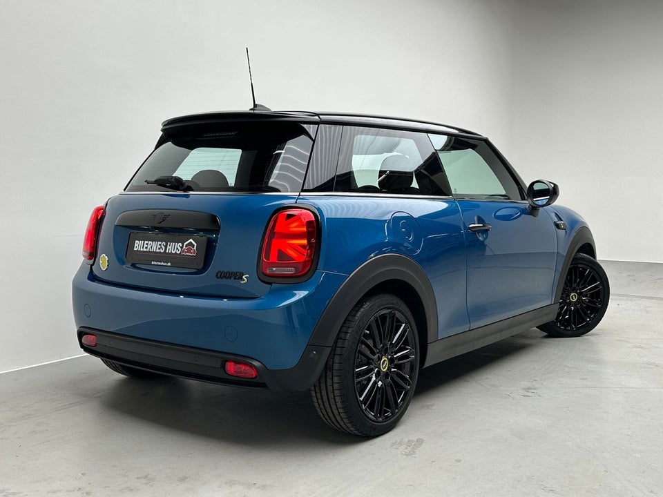 MINI Cooper SE Essential 3d