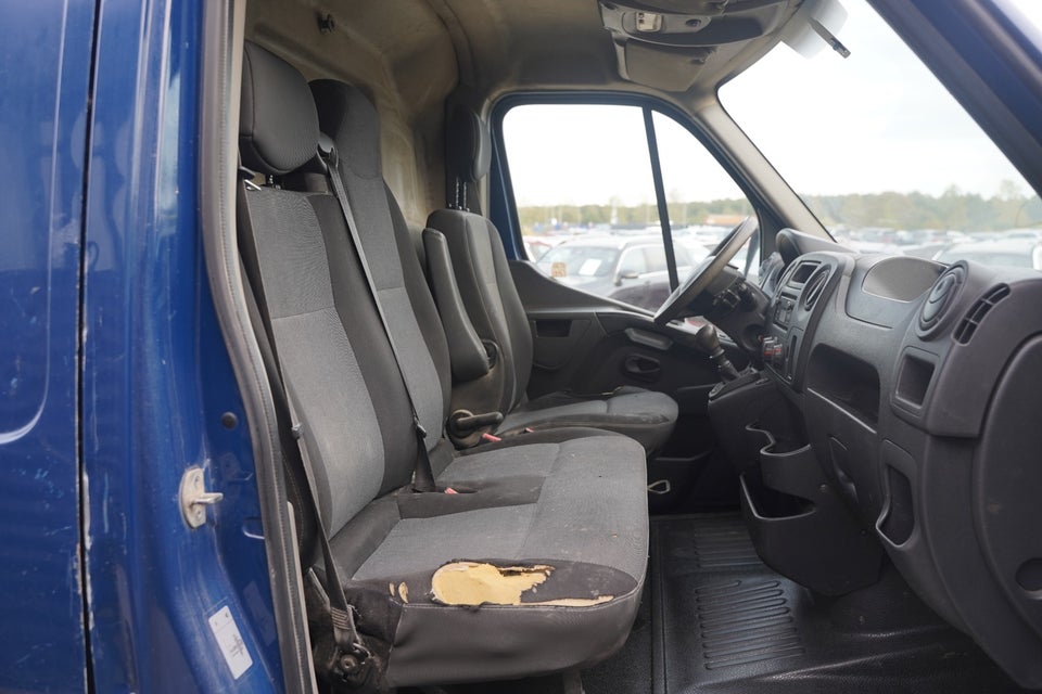 Renault Master III T33 2,3 dCi 130 L2H2 Kassevogn