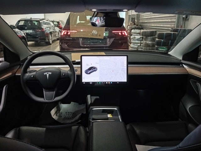 Tesla Model 3 Long Range AWD 4d