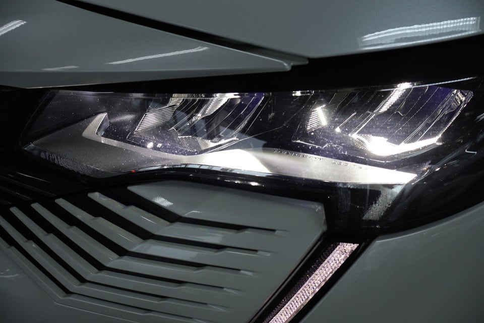 Peugeot 3008 1,6 Hybrid First Selection EAT8 5d