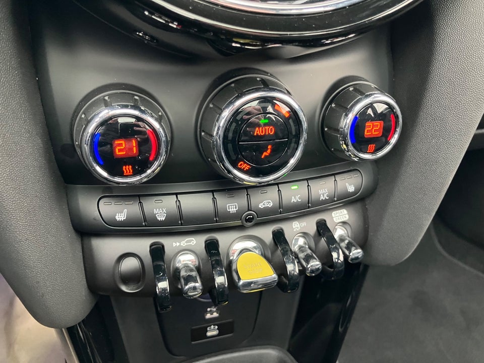 MINI Cooper SE Camden Edition 3d