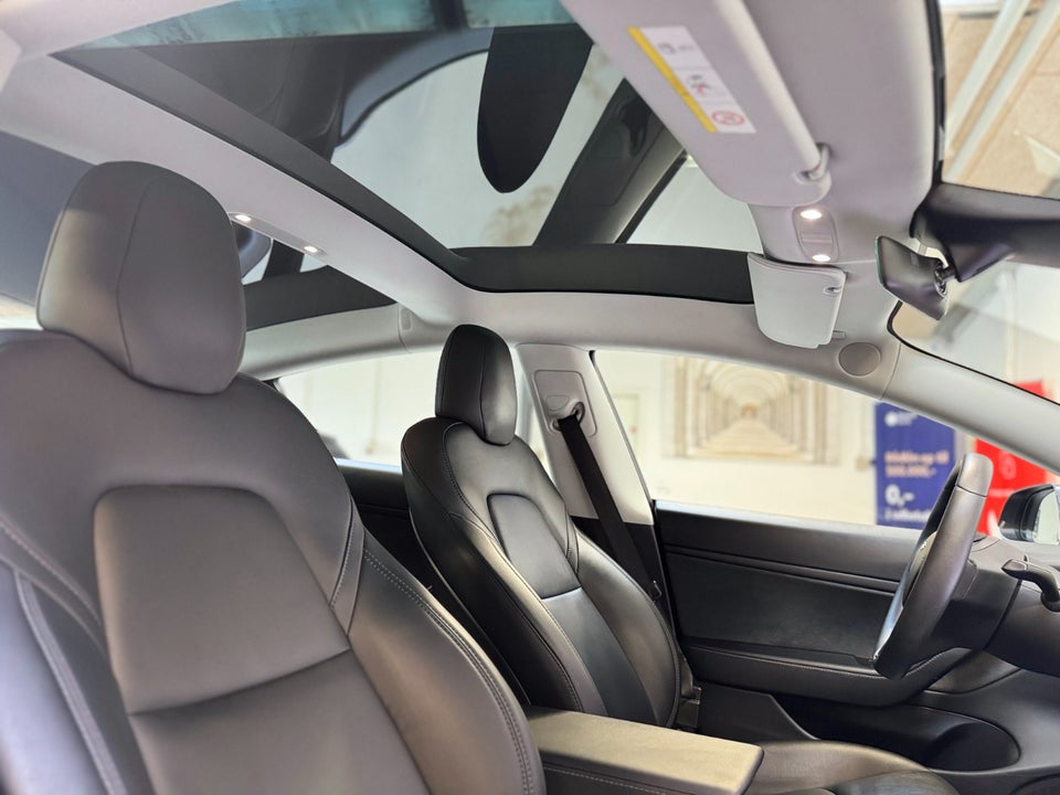 Tesla Model 3 Long Range AWD 4d