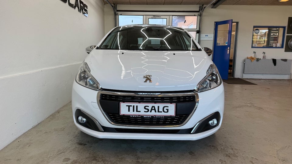 Peugeot 208 1,2 PureTech 82 Allure Sky 5d
