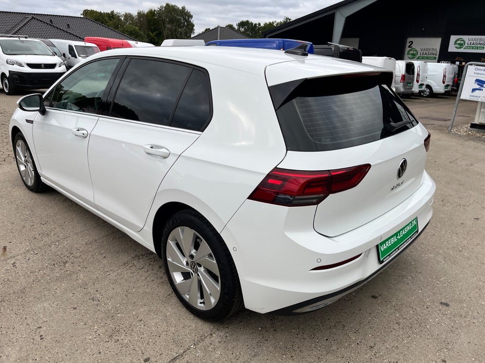 VW Golf VIII 2,0 TDi 150 Style DSG Van 5d