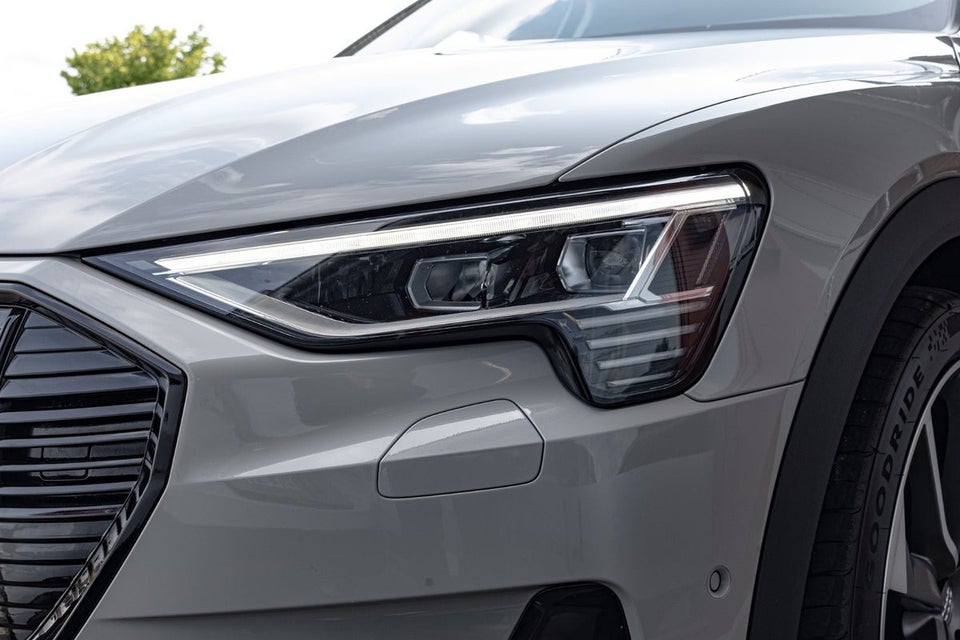 Audi e-tron 55 quattro 5d