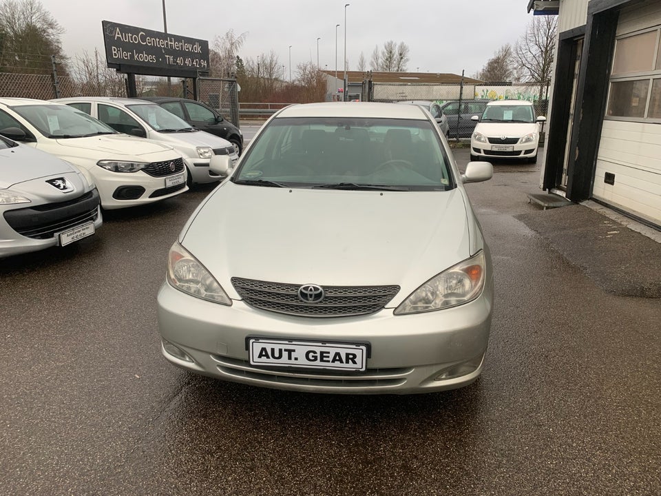 Toyota Camry 2,4 VVT-i aut. 4d