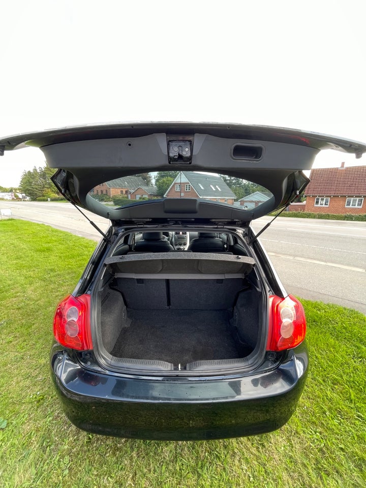 Toyota Auris 1,6 Luna 5d