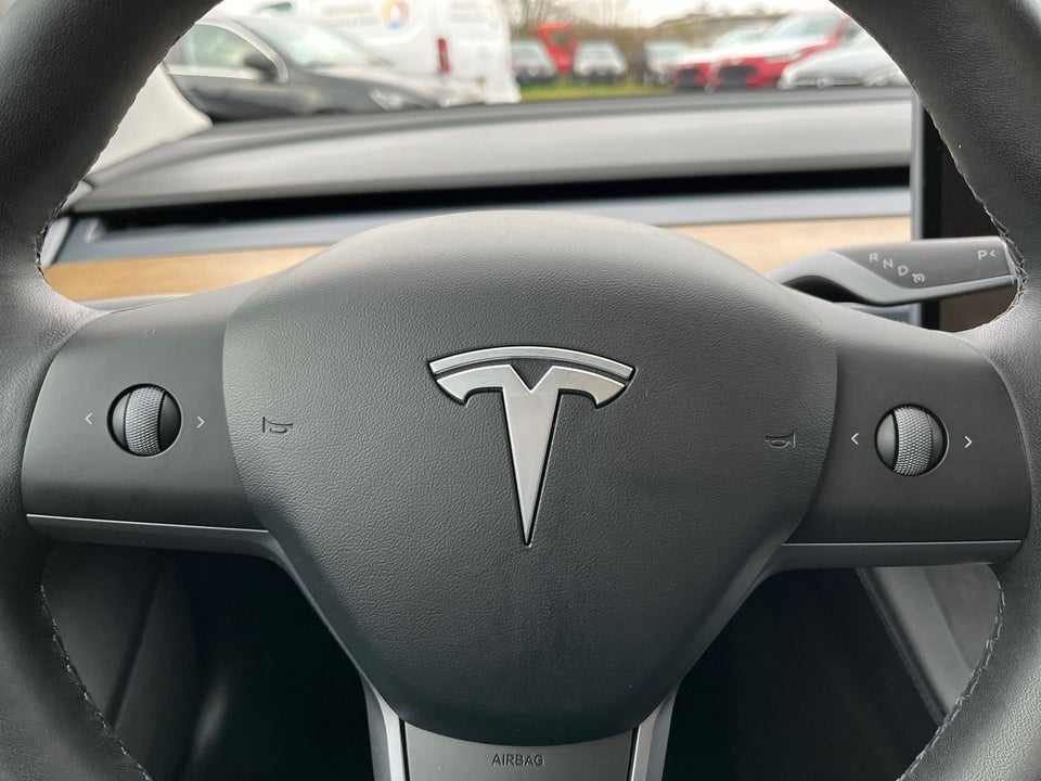 Tesla Model 3 Long Range AWD 4d