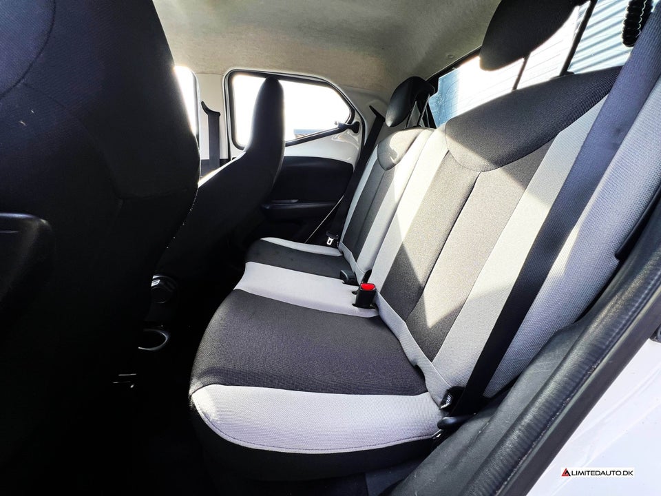 Toyota Aygo 1,0 VVT-i x-press 5d