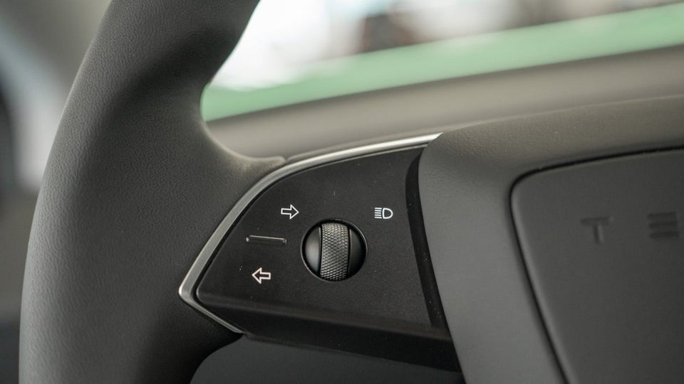 Tesla Model 3 RWD 4d