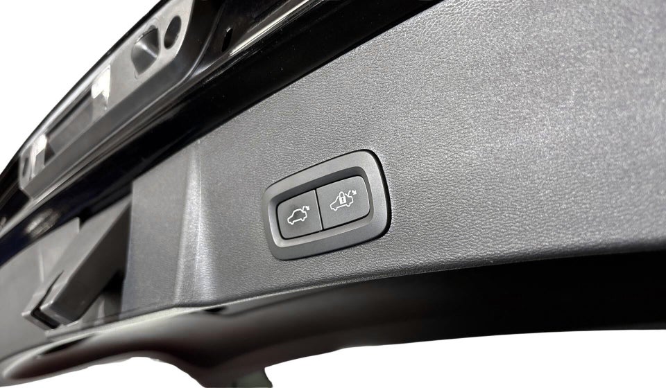 Volvo XC40 ReCharge Extended Range Plus 5d