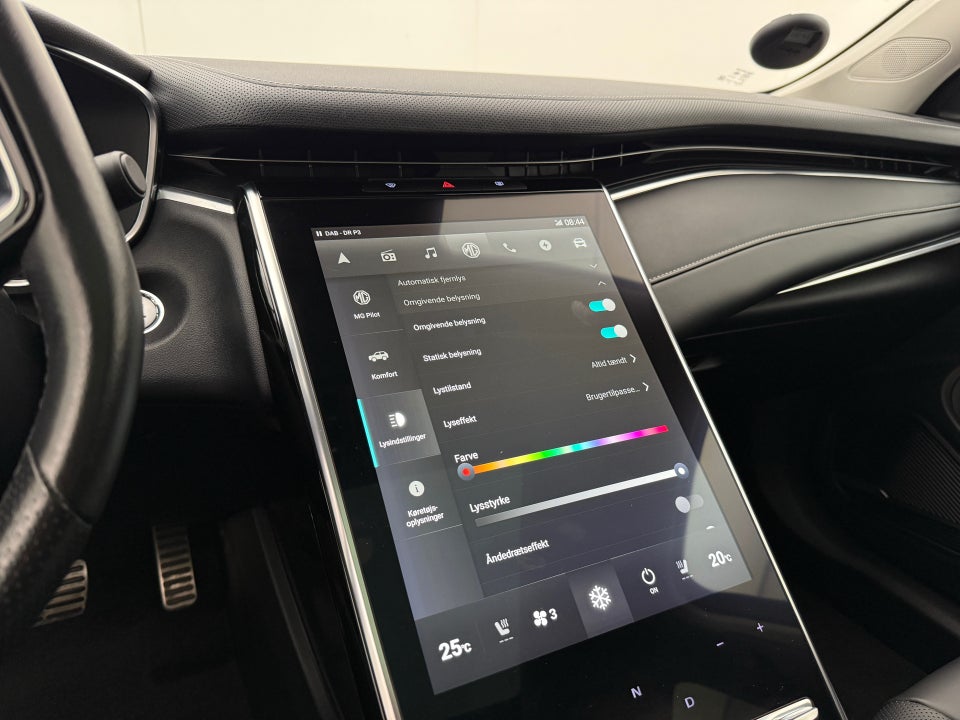 MG Marvel R Luxury 5d