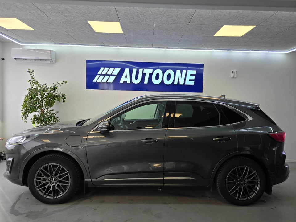 Ford Kuga 2,5 PHEV Vignale CVT 5d